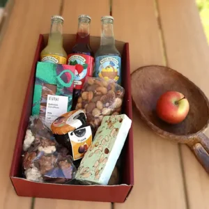 Puur Vegan vegan genieten pakket cadeau met bio frisdrank en chocolade