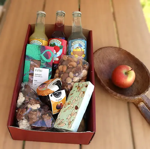 puur-vegan-kerstpakket-3 Puur Vegan vegan genieten kerstpakket met bio frisdrank en chocolade